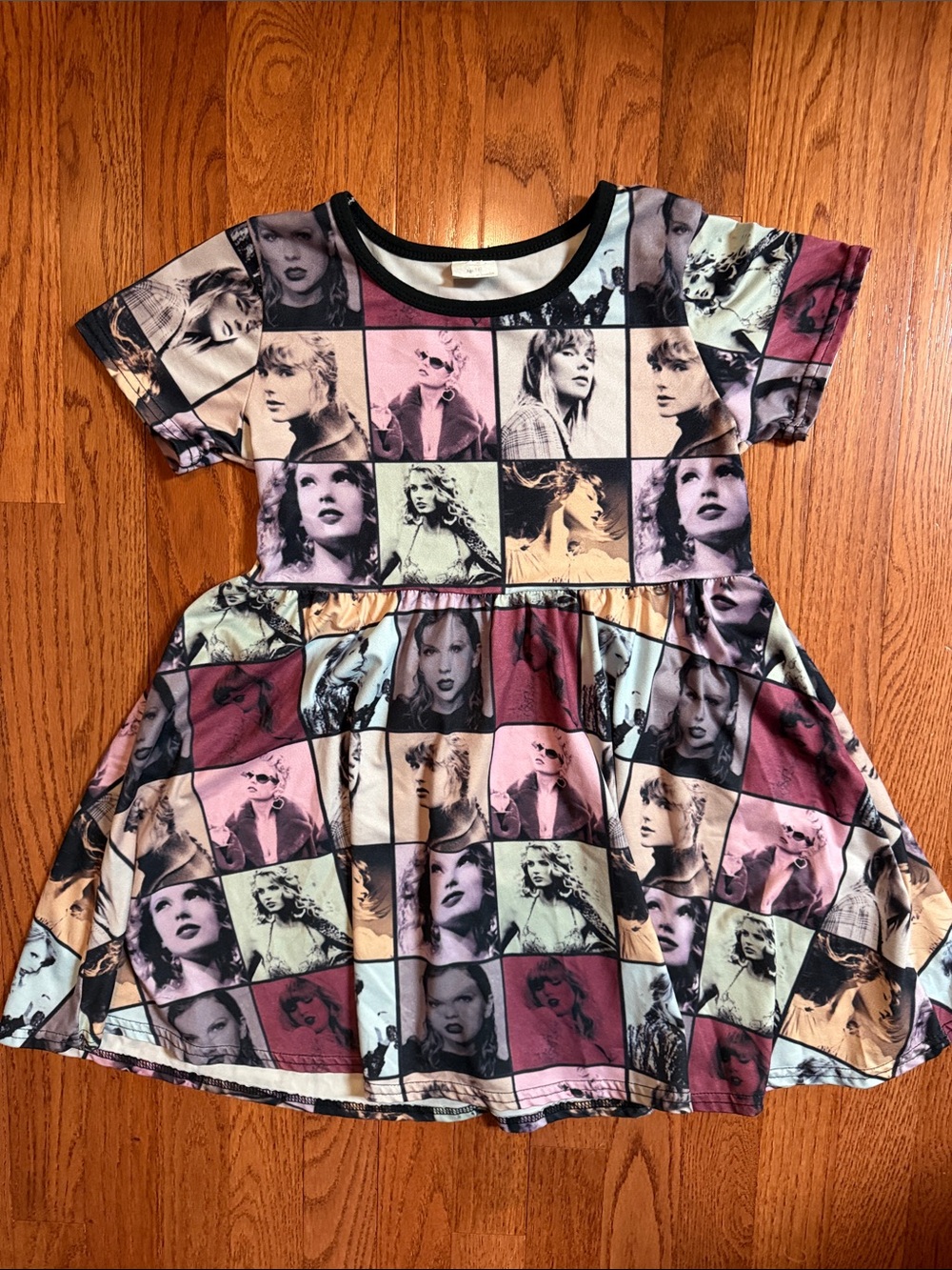 Taylor swift Short Sleeve Skater Dress. 7-8T